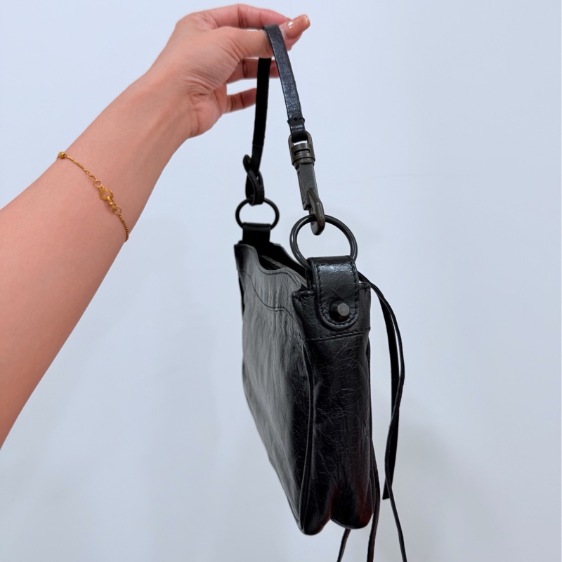 BALENCIAGA 巴黎世家 METALLIC EDGE HIP all black腋下包 麻將包 肩背包 斜背包-7