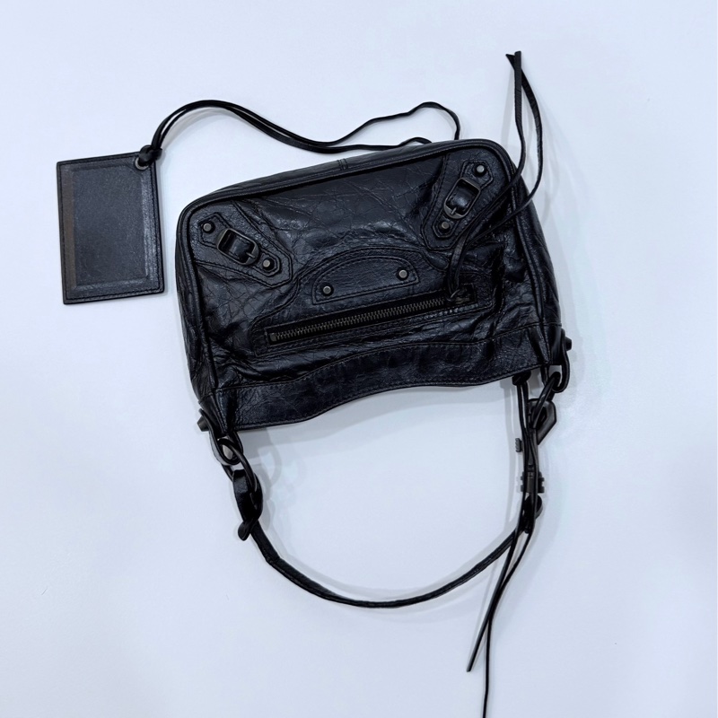 BALENCIAGA 巴黎世家 METALLIC EDGE HIP all black腋下包 麻將包 肩背包 斜背包-16