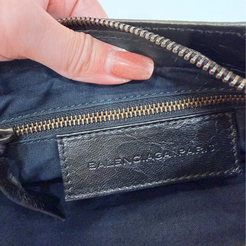 BALENCIAGA 巴黎世家 METALLIC EDGE HIP all black腋下包 麻將包 肩背包 斜背包-18