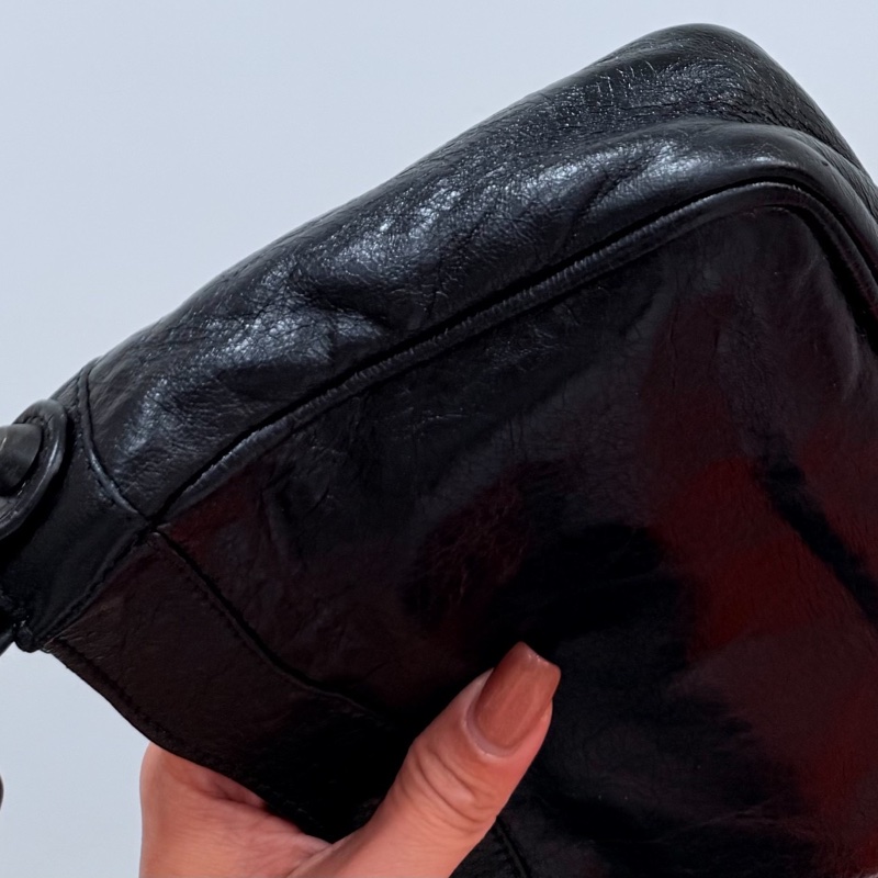 BALENCIAGA 巴黎世家 METALLIC EDGE HIP all black腋下包 麻將包 肩背包 斜背包-21