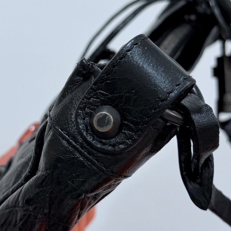 BALENCIAGA 巴黎世家 METALLIC EDGE HIP all black腋下包 麻將包 肩背包 斜背包-28