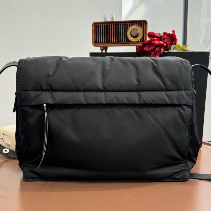 PRADA Cini 復古郵差包 大號 尺寸約36×14×28cm-2