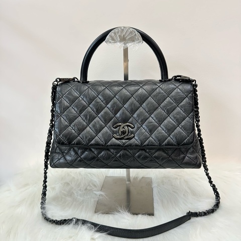 Chanelcoco handle 黑色油蜡皮中号黑扣  尺寸約28*18cm 年份29開