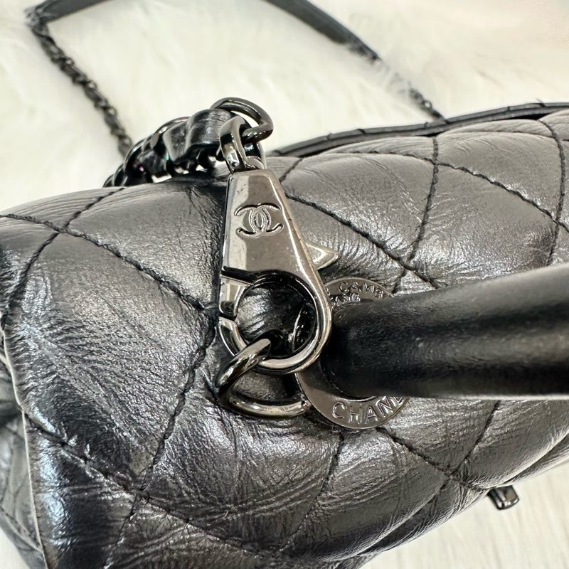 Chanelcoco handle 黑色油蜡皮中号黑扣 尺寸約28*18cm 年份29開-11