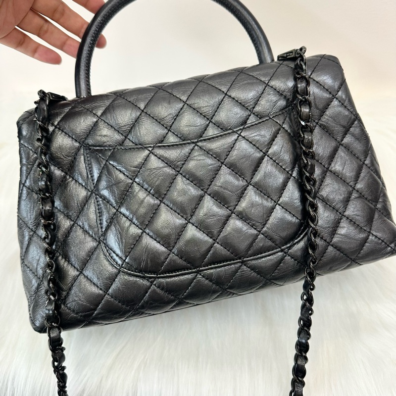 Chanelcoco handle 黑色油蜡皮中号黑扣 尺寸約28*18cm 年份29開-13