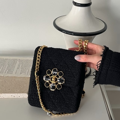 Chanel 黑金編織豎版鏈條包 tweed 晶片款