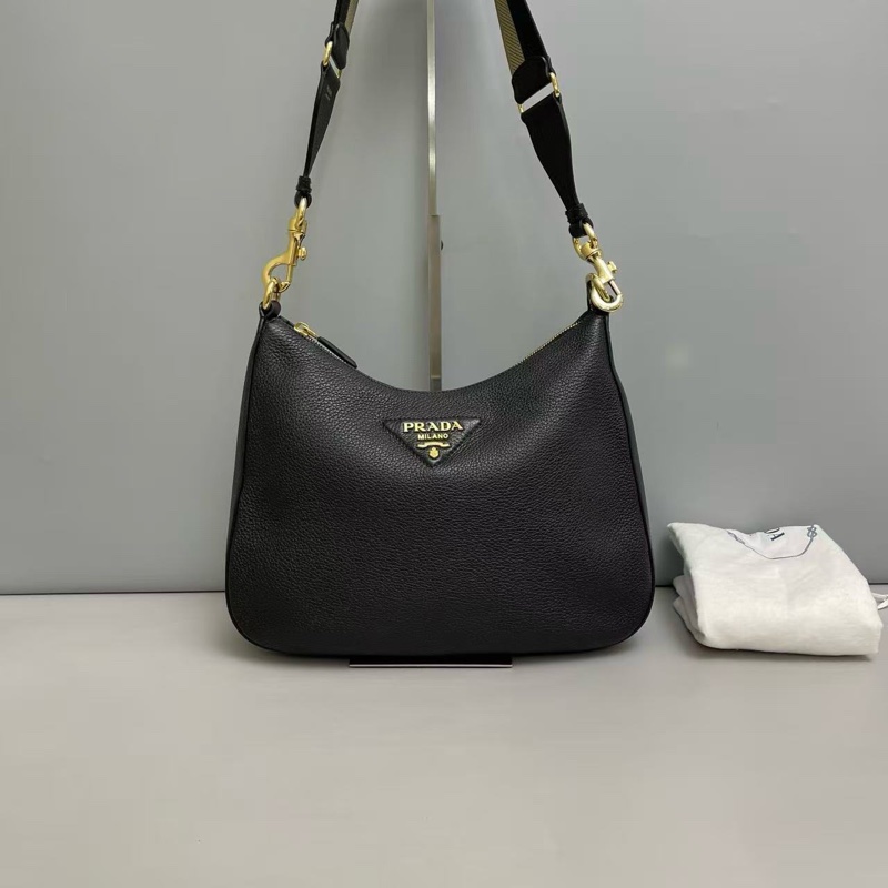 Prada 黑金牛皮荔枝紋單肩包 尺寸約32x22 附件:原防塵袋-0