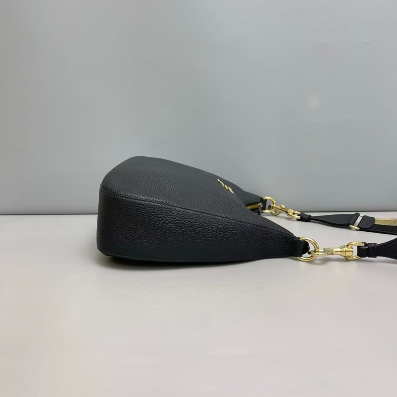 Prada 黑金牛皮荔枝紋單肩包 尺寸約32x22 附件:原防塵袋-4