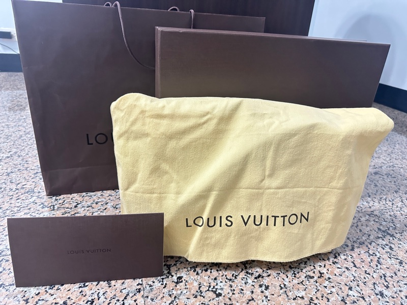 LV 棋盤格斜背包 側背包幾乎全新-3