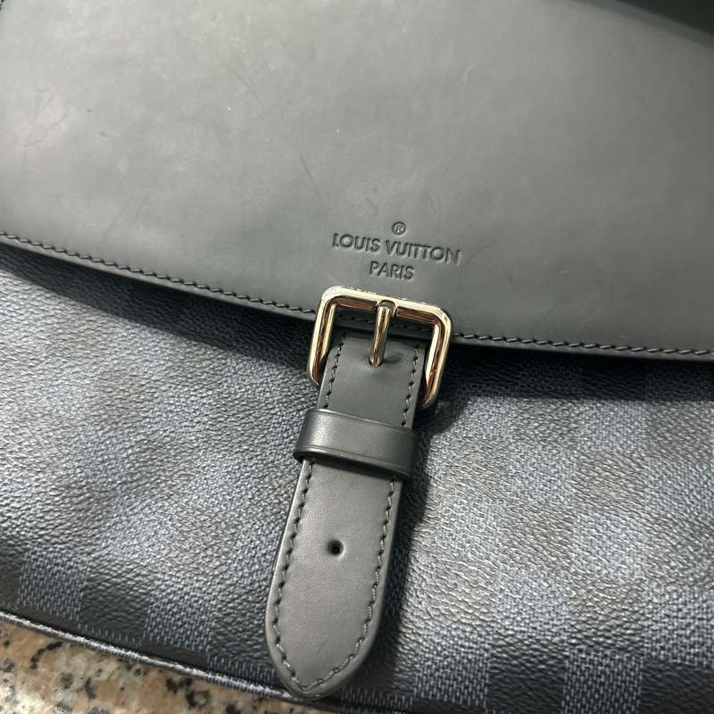 LV 棋盤格斜背包 側背包幾乎全新-9