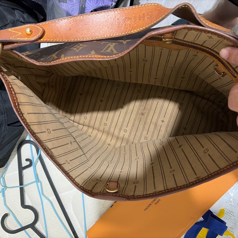 LOUIS VUITTON 斜肩包-8