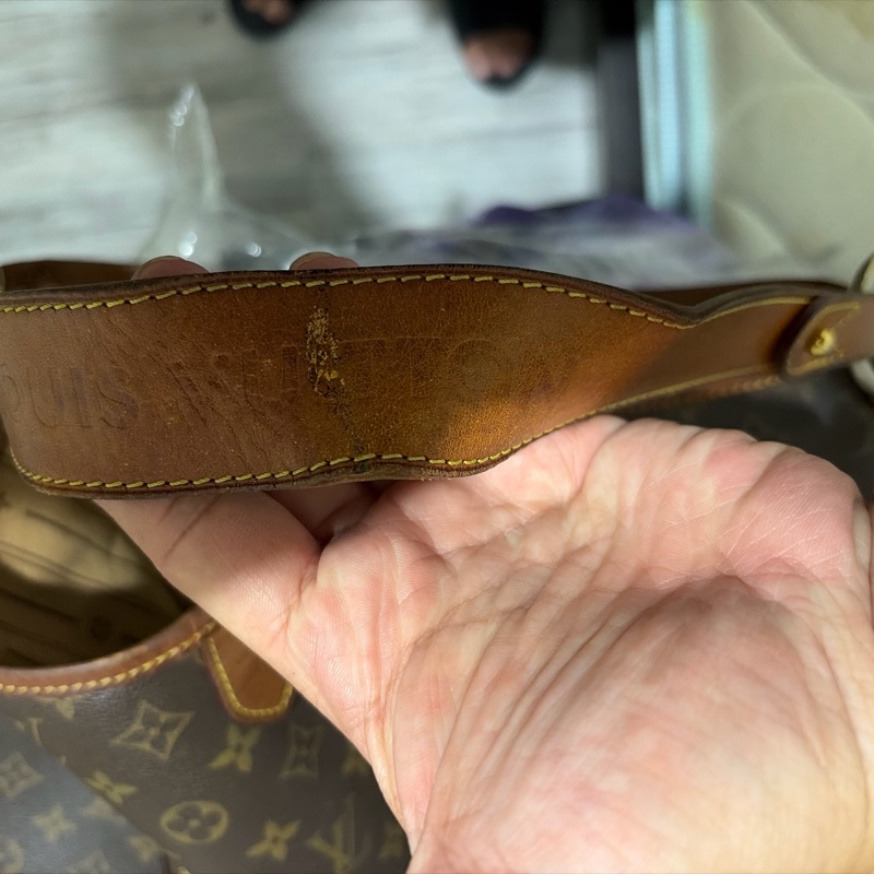 LOUIS VUITTON 斜肩包-11