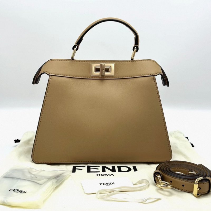 FENDI 奶茶色金扣 peekaboo手提肩背斜背包27*21*11 全新閒置配件塵袋-0