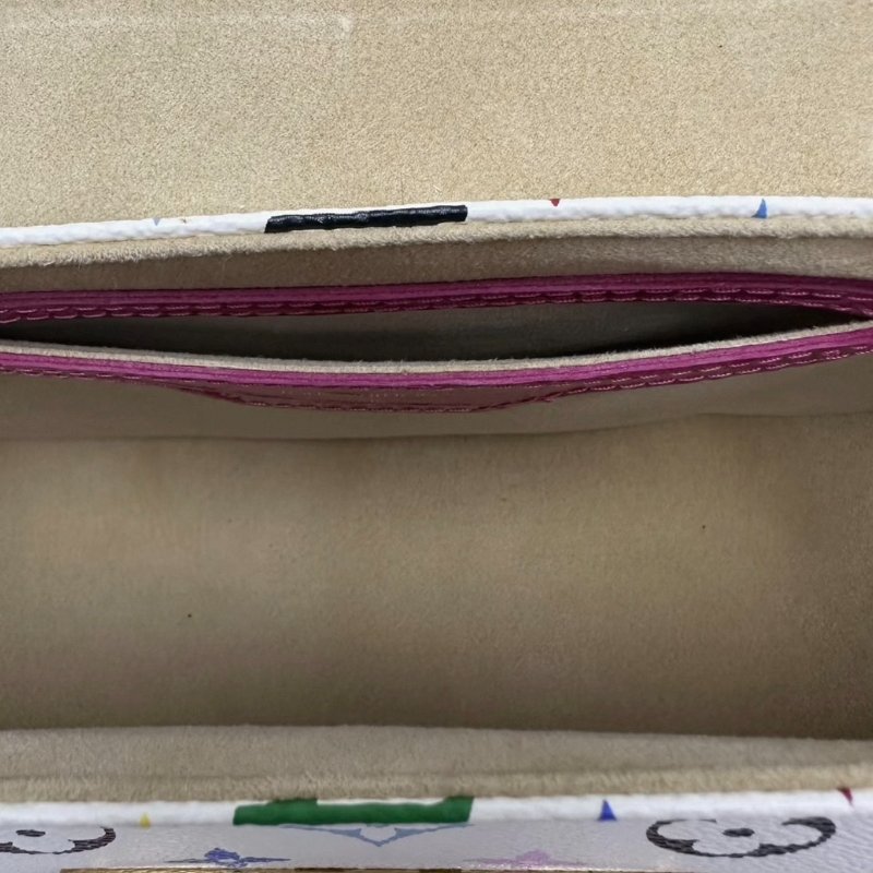 LV 白三彩元寶玫紅色腋下包 24*14*11 99新配件盒子塵袋購證-3