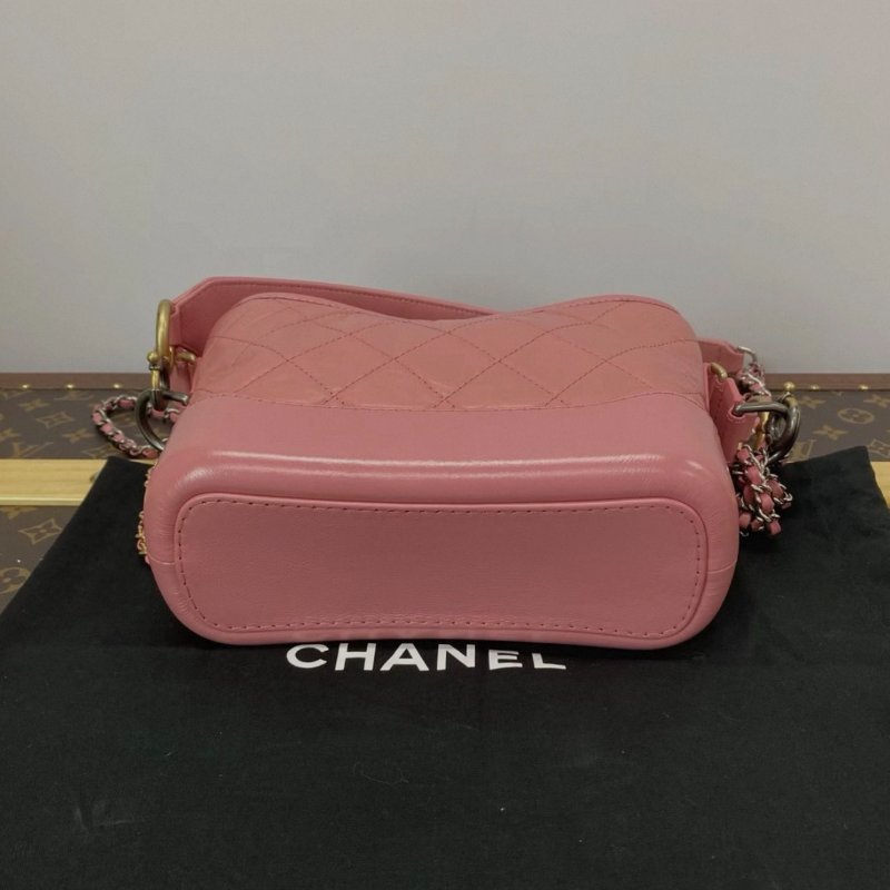 CHANEL 粉色徽章流浪小號肩背斜背鏈條包 20*15*8 全新閒置配件塵袋保卡-5