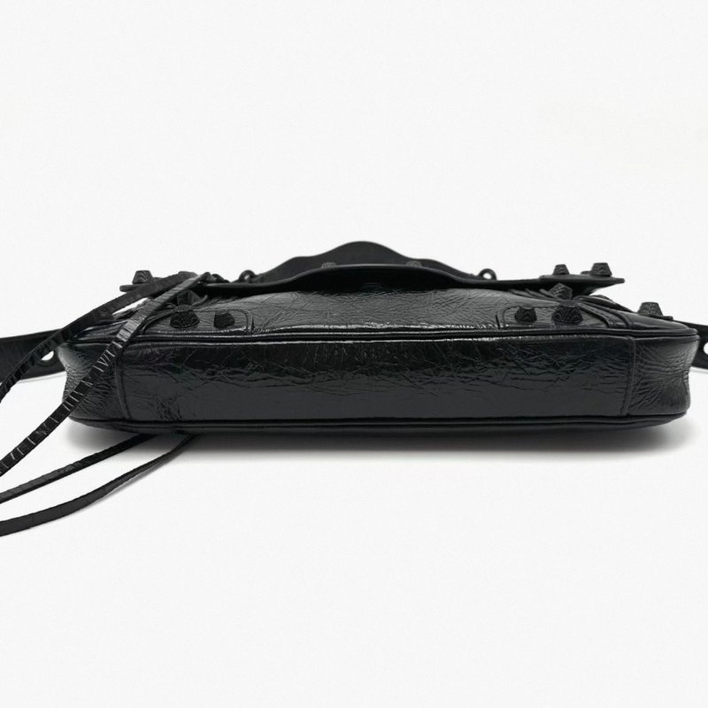 BALENCIAGA so black油蠟皮肩背腋下機車包 29*14*4 98新配件塵袋-2