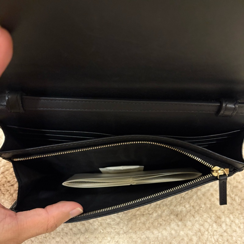 GUCCI LOGO WOC 壓紋 肩背包-13