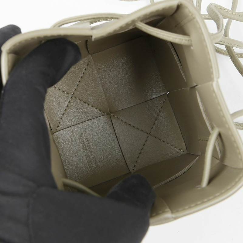 BOTTEGA VENETA 680217 卡附迷你水桶肩斜背包-5