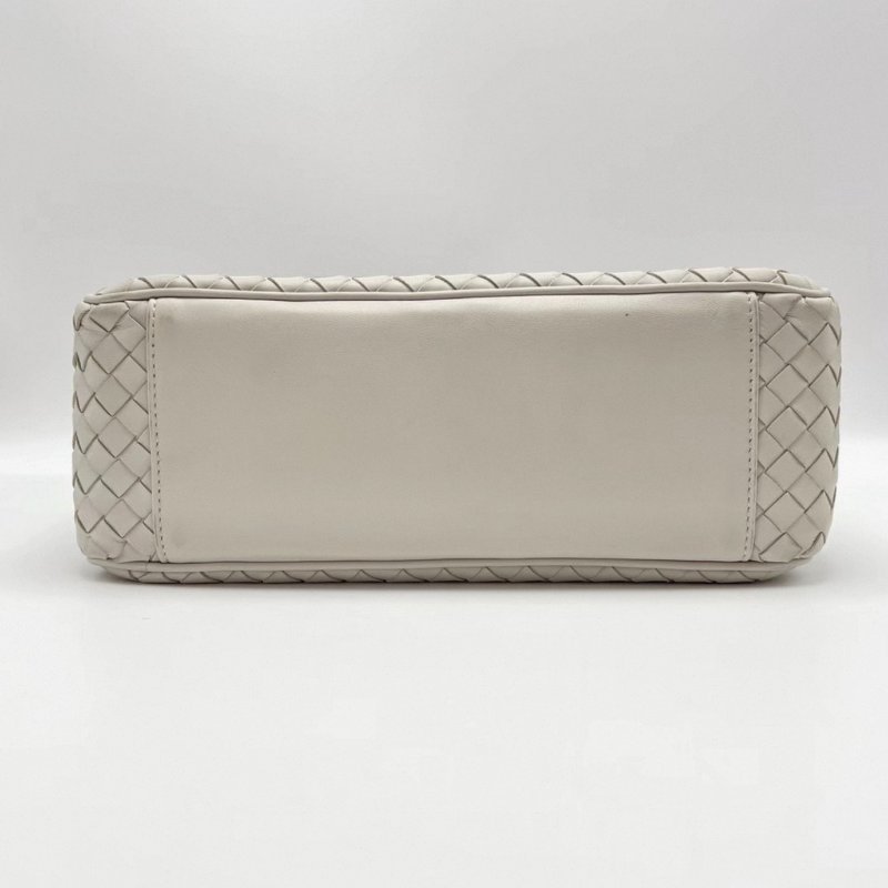 BV 白色經典編織手提斜背包26*20*10 98新配件塵袋-4