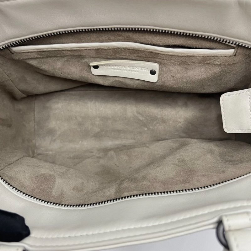 BV 白色經典編織手提斜背包26*20*10 98新配件塵袋-5