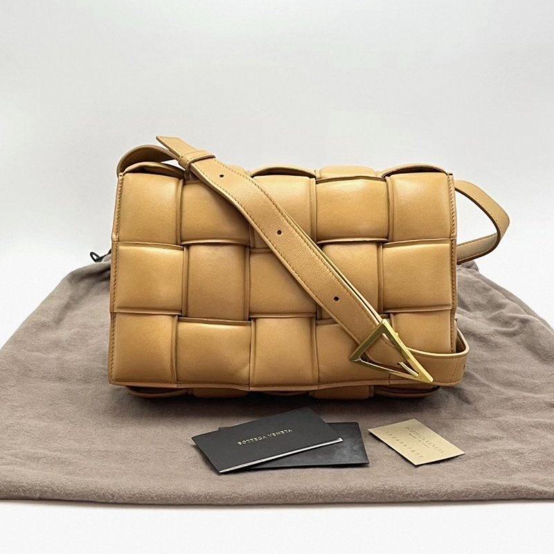 BV PaddedCassette 肩背斜背枕頭包26*18*8 98新配件塵袋-0