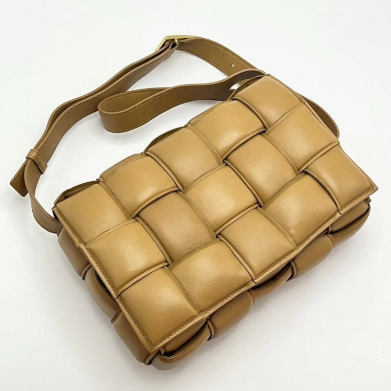 BV PaddedCassette 肩背斜背枕頭包26*18*8 98新配件塵袋-1