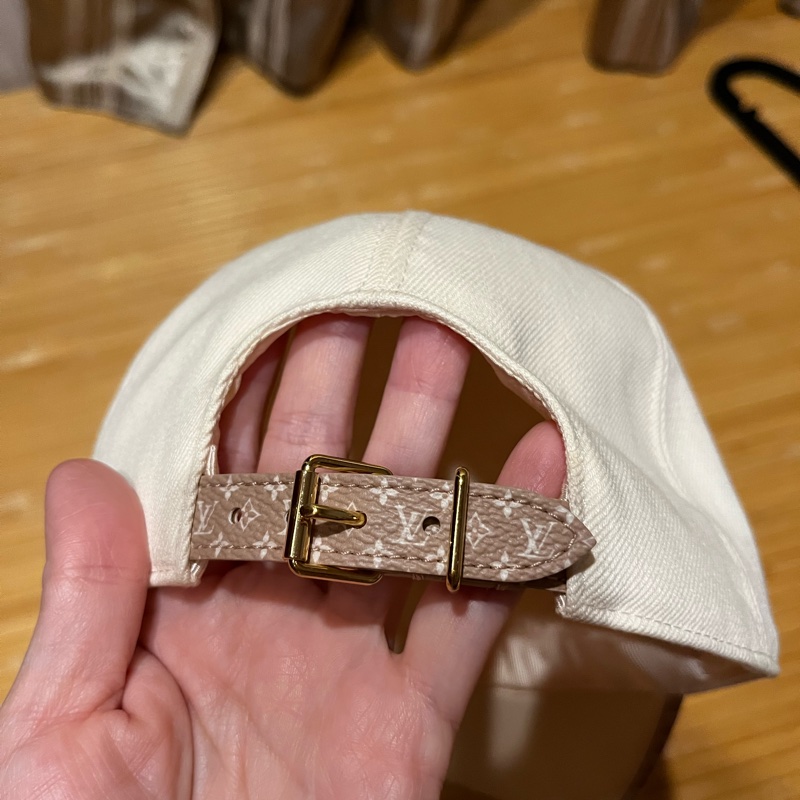 LV米色休閒棒球帽-2