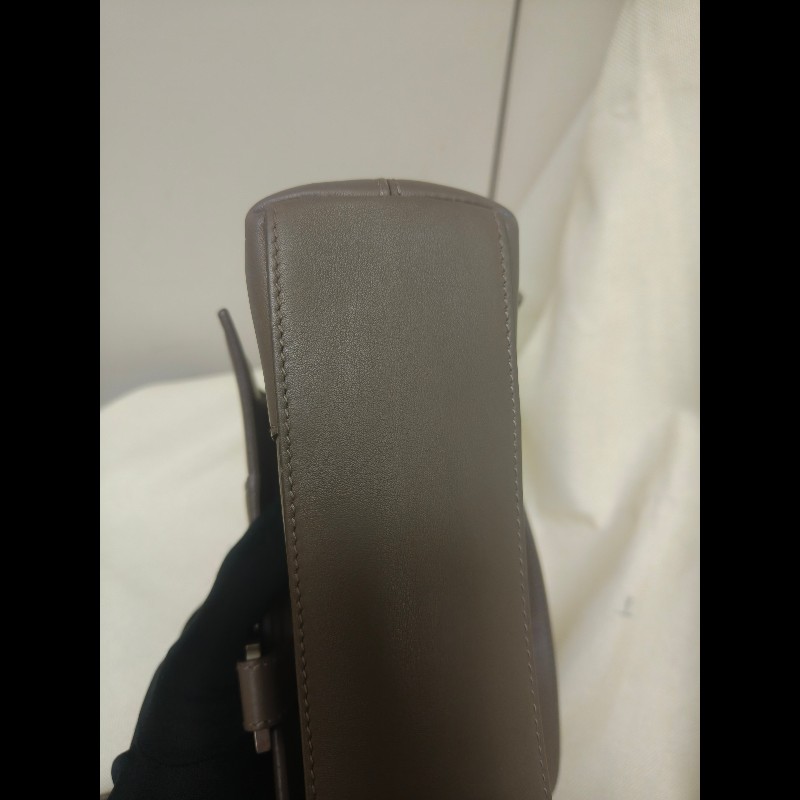 【8成新】㊣✨BALENCIAGA✨巴黎世家 奶茶色 沙漏包 小牛皮 肩背包 腋下包 斜背包 手拿包/二手包/二手精品/保證正品🌳二手樹屋🌳-10