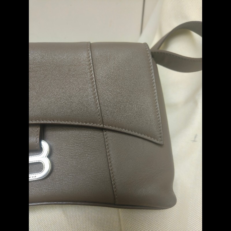 【8成新】㊣✨BALENCIAGA✨巴黎世家 奶茶色 沙漏包 小牛皮 肩背包 腋下包 斜背包 手拿包/二手包/二手精品/保證正品🌳二手樹屋🌳-15