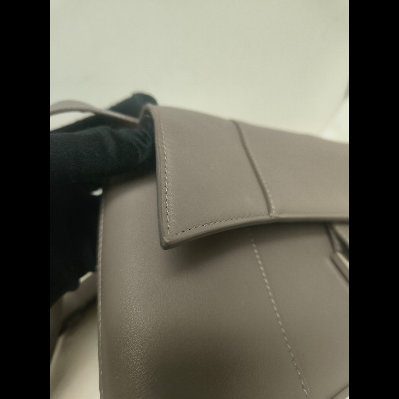 【8成新】㊣✨BALENCIAGA✨巴黎世家 奶茶色 沙漏包 小牛皮 肩背包 腋下包 斜背包 手拿包/二手包/二手精品/保證正品🌳二手樹屋🌳-16