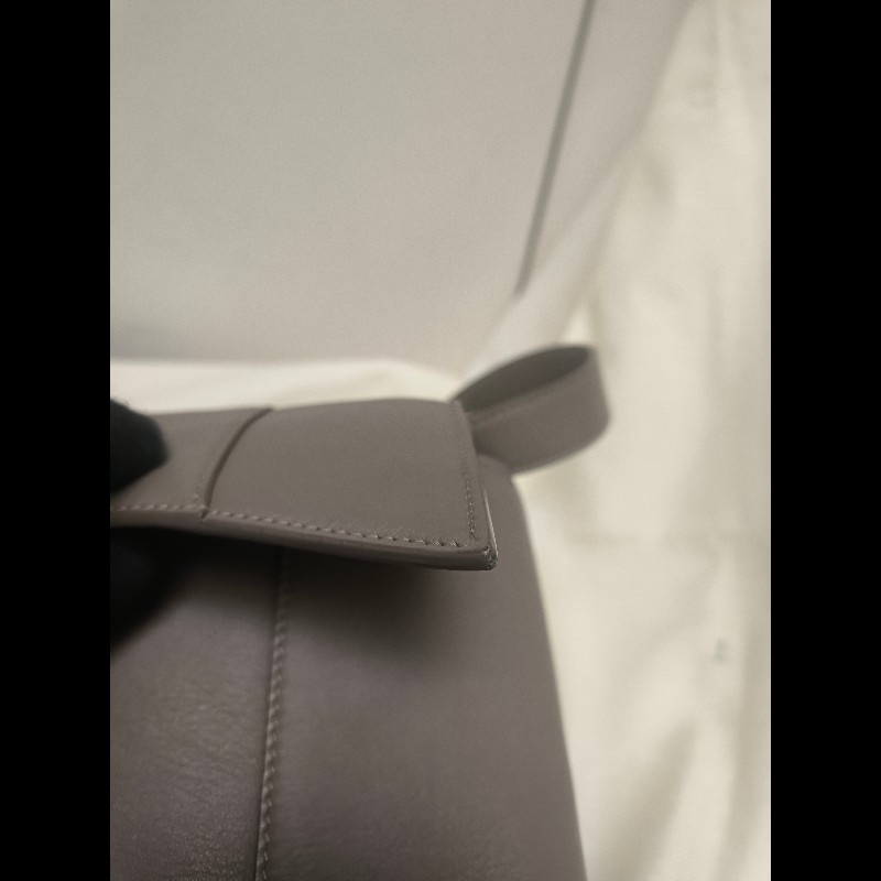 【8成新】㊣✨BALENCIAGA✨巴黎世家 奶茶色 沙漏包 小牛皮 肩背包 腋下包 斜背包 手拿包/二手包/二手精品/保證正品🌳二手樹屋🌳-17