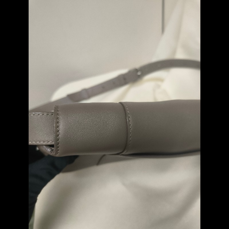 【8成新】㊣✨BALENCIAGA✨巴黎世家 奶茶色 沙漏包 小牛皮 肩背包 腋下包 斜背包 手拿包/二手包/二手精品/保證正品🌳二手樹屋🌳-23