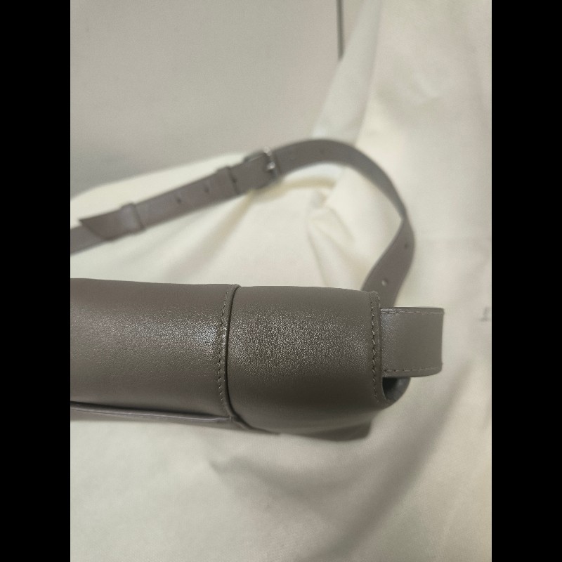 【8成新】㊣✨BALENCIAGA✨巴黎世家 奶茶色 沙漏包 小牛皮 肩背包 腋下包 斜背包 手拿包/二手包/二手精品/保證正品🌳二手樹屋🌳-24