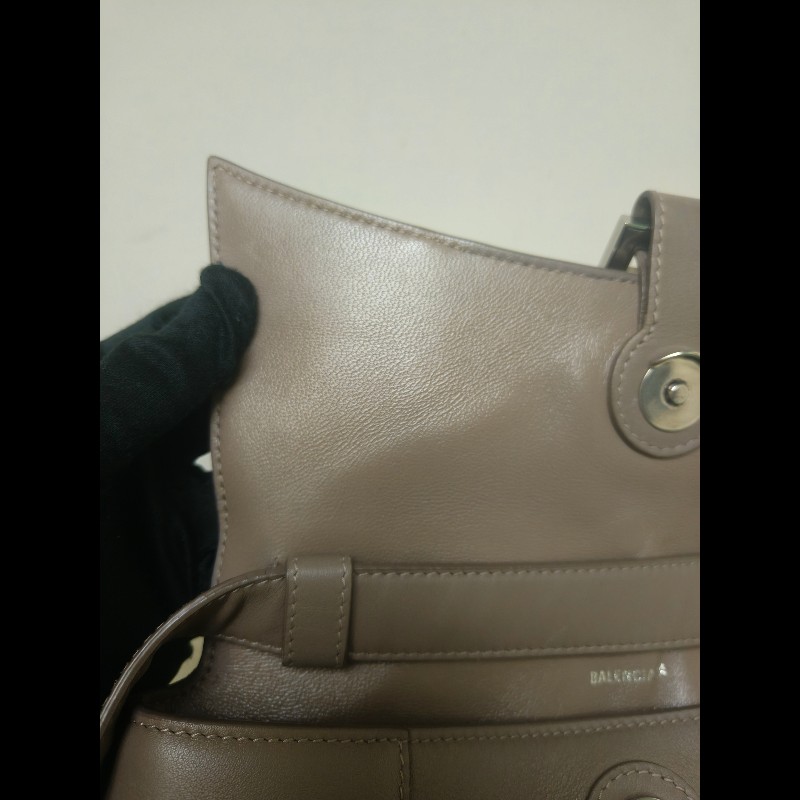 【8成新】㊣✨BALENCIAGA✨巴黎世家 奶茶色 沙漏包 小牛皮 肩背包 腋下包 斜背包 手拿包/二手包/二手精品/保證正品🌳二手樹屋🌳-34