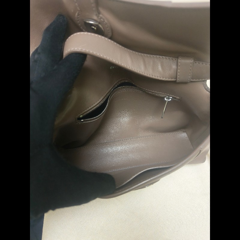 【8成新】㊣✨BALENCIAGA✨巴黎世家 奶茶色 沙漏包 小牛皮 肩背包 腋下包 斜背包 手拿包/二手包/二手精品/保證正品🌳二手樹屋🌳-41