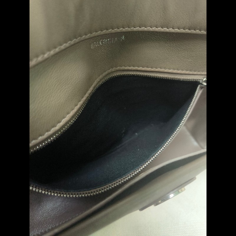 【8成新】㊣✨BALENCIAGA✨巴黎世家 奶茶色 沙漏包 小牛皮 肩背包 腋下包 斜背包 手拿包/二手包/二手精品/保證正品🌳二手樹屋🌳-46