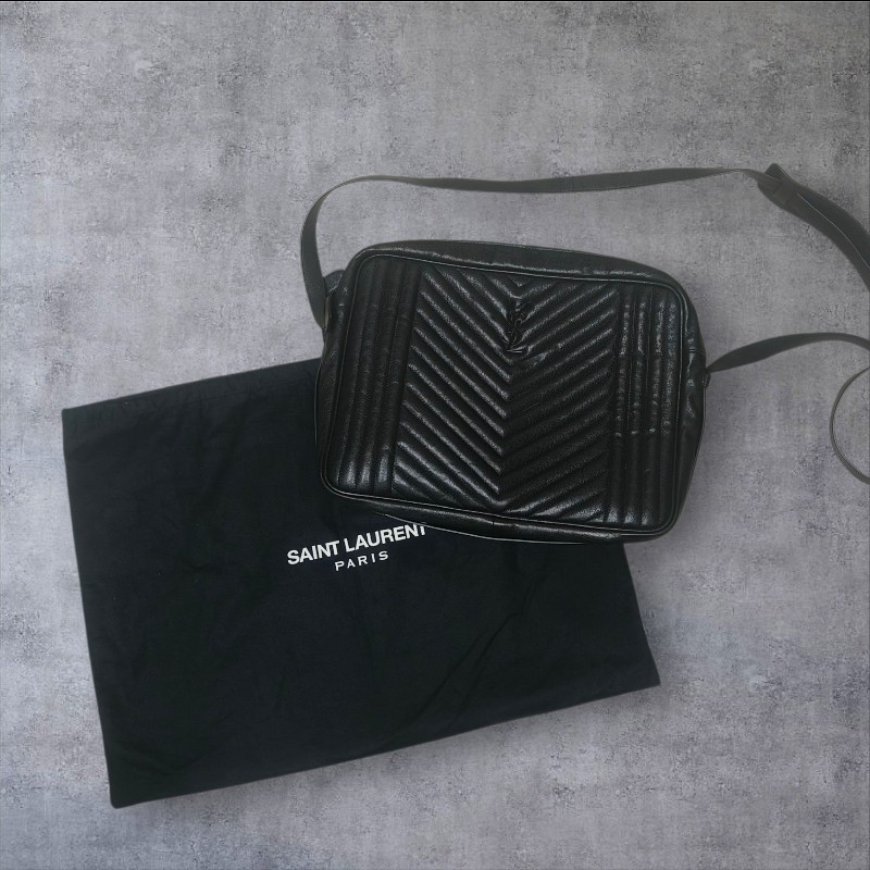 【8成新】㊣✨YSL✨(附防塵袋)SAINT LAURENT 聖羅蘭 黑色 山形紋 烤漆 相機包 文件包 電腦包 通勤包/二手精品/保證正品🌳二手樹屋🌳-1