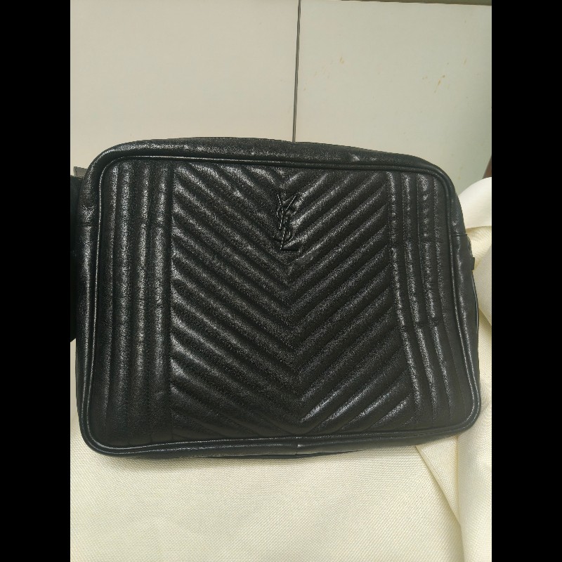 【8成新】㊣✨YSL✨(附防塵袋)SAINT LAURENT 聖羅蘭 黑色 山形紋 烤漆 相機包 文件包 電腦包 通勤包/二手精品/保證正品🌳二手樹屋🌳-2