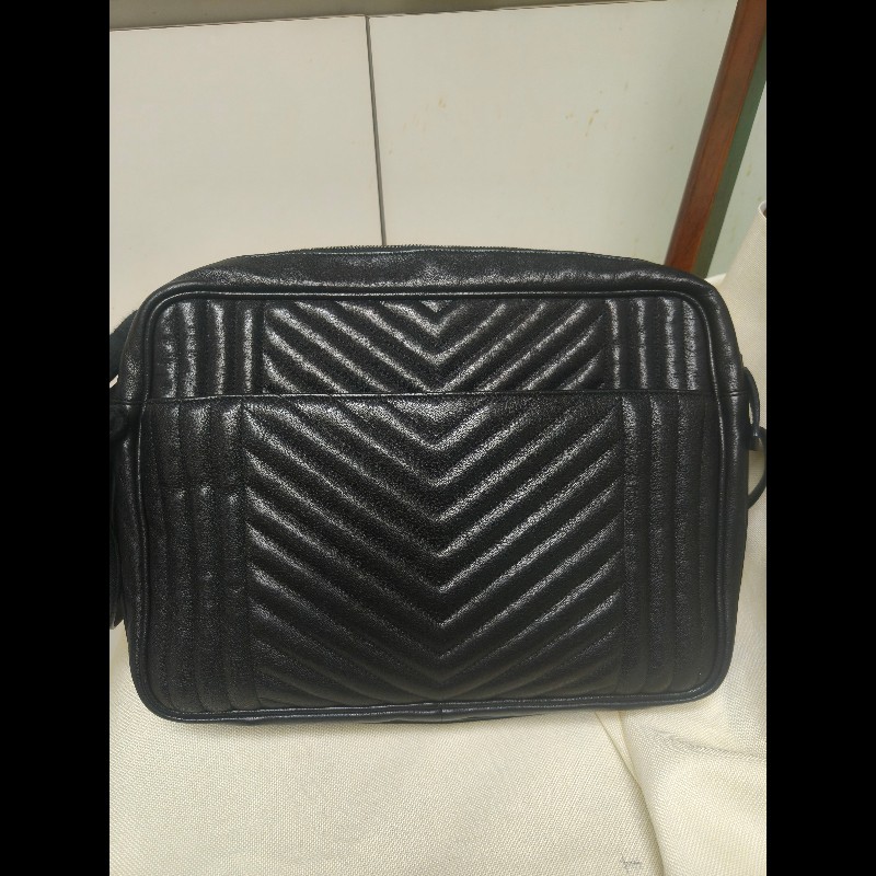 【8成新】㊣✨YSL✨(附防塵袋)SAINT LAURENT 聖羅蘭 黑色 山形紋 烤漆 相機包 文件包 電腦包 通勤包/二手精品/保證正品🌳二手樹屋🌳-4