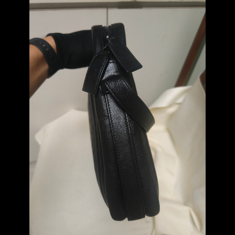 【8成新】㊣✨YSL✨(附防塵袋)SAINT LAURENT 聖羅蘭 黑色 山形紋 烤漆 相機包 文件包 電腦包 通勤包/二手精品/保證正品🌳二手樹屋🌳-5