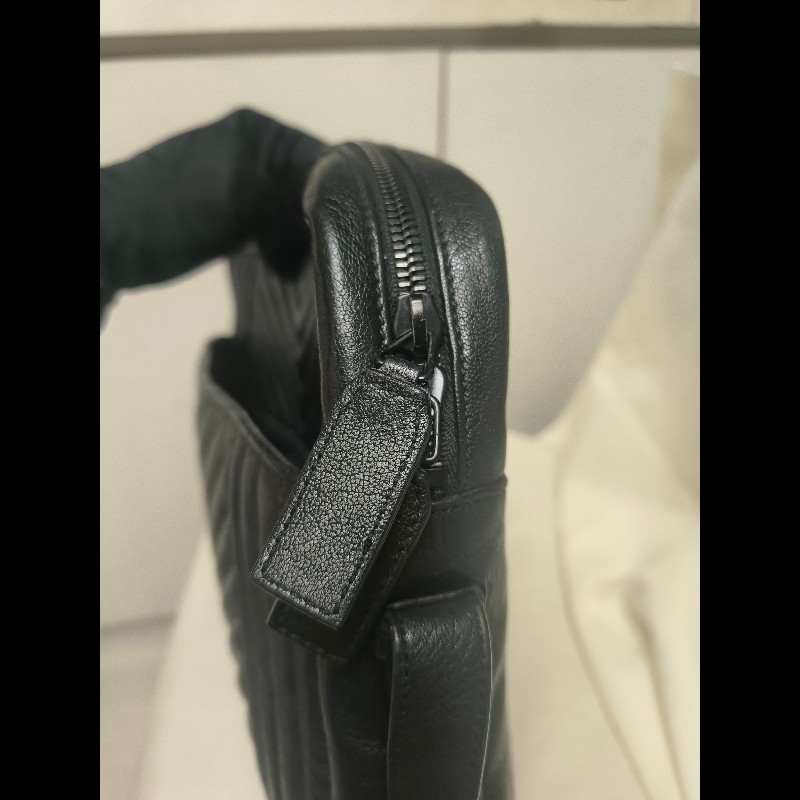 【8成新】㊣✨YSL✨(附防塵袋)SAINT LAURENT 聖羅蘭 黑色 山形紋 烤漆 相機包 文件包 電腦包 通勤包/二手精品/保證正品🌳二手樹屋🌳-29