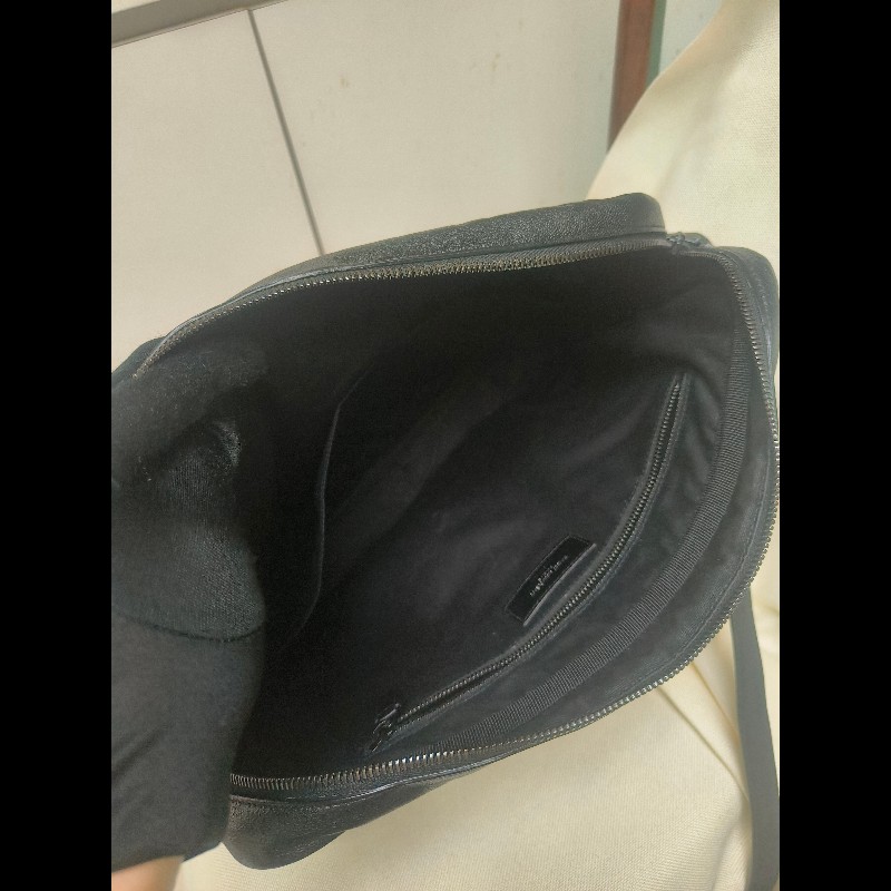 【8成新】㊣✨YSL✨(附防塵袋)SAINT LAURENT 聖羅蘭 黑色 山形紋 烤漆 相機包 文件包 電腦包 通勤包/二手精品/保證正品🌳二手樹屋🌳-39