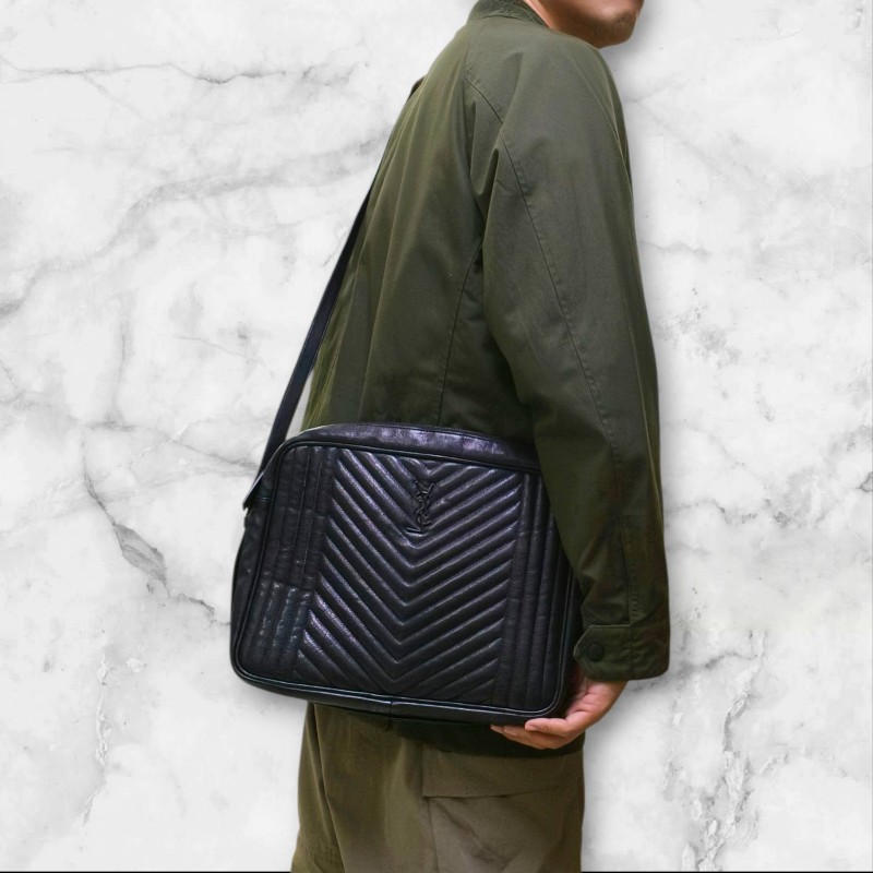 【8成新】㊣✨YSL✨(附防塵袋)SAINT LAURENT 聖羅蘭 黑色 山形紋 烤漆 相機包 文件包 電腦包 通勤包/二手精品/保證正品🌳二手樹屋🌳-52