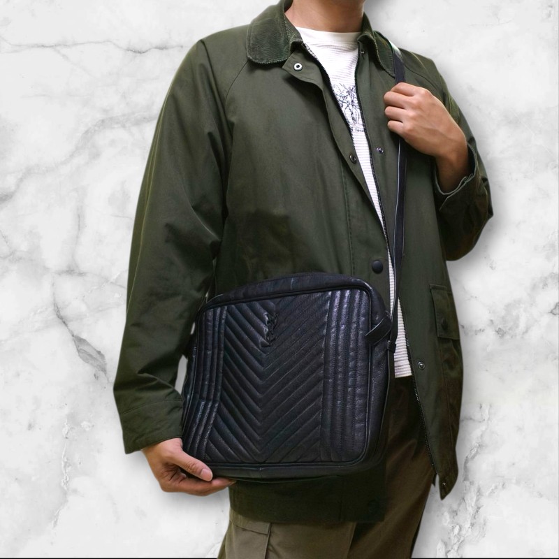 【8成新】㊣✨YSL✨(附防塵袋)SAINT LAURENT 聖羅蘭 黑色 山形紋 烤漆 相機包 文件包 電腦包 通勤包/二手精品/保證正品🌳二手樹屋🌳-53