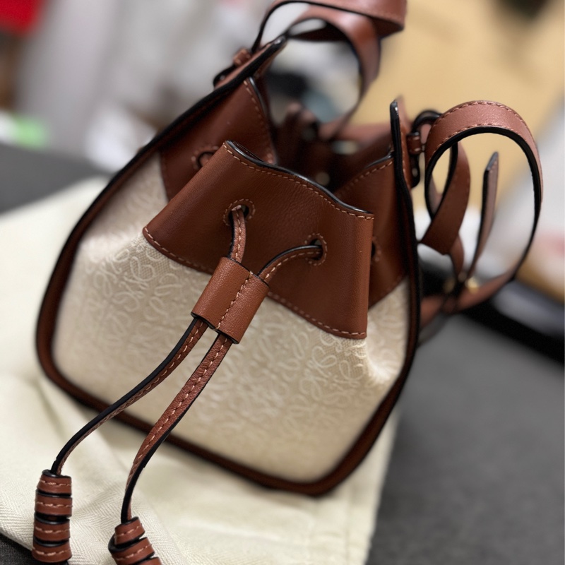 Loewe Hammock 小款吊床包 提花-2