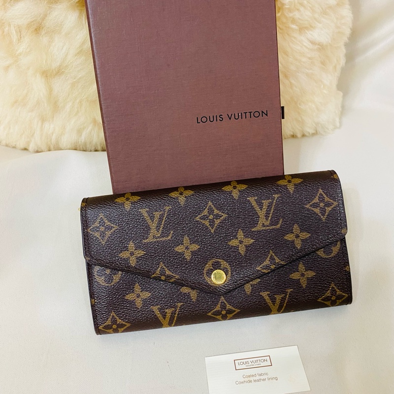 LV 老花金釘信封式16卡長夾-2