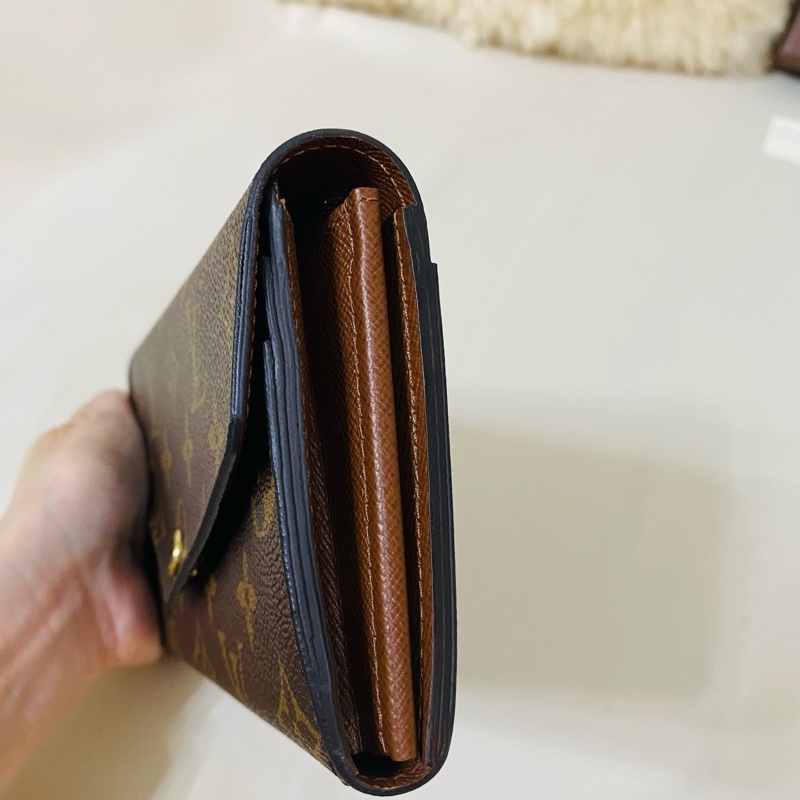 LV 老花金釘信封式16卡長夾-8