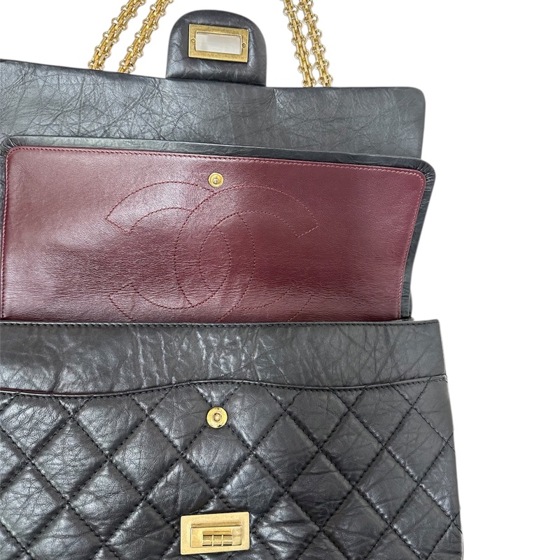 Chanel 2.55 MaxiJumbo 牛皮金扣-8