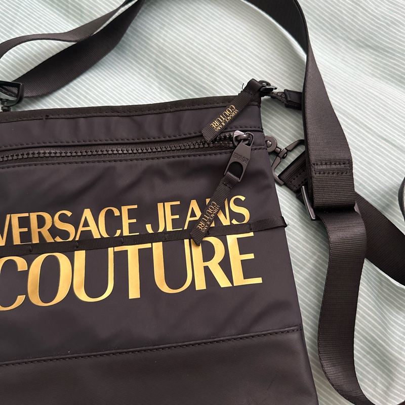 日本全新購入Versace jeans包-1