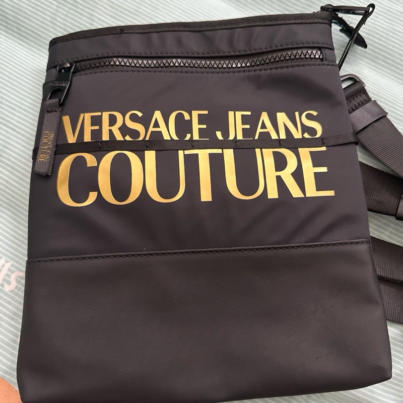 日本全新購入Versace jeans包-6